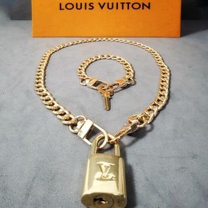 #340 Authentic LOUIS VUITTON Lock Key Set Padlock Brass Bracelet Chain Necklace